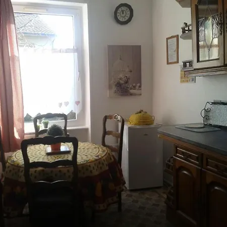 Apartment Allee Nathan Katz